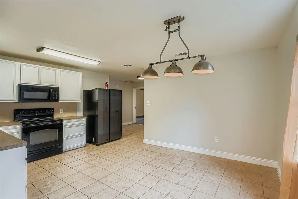 304 S Main Street Elgin TX 78621