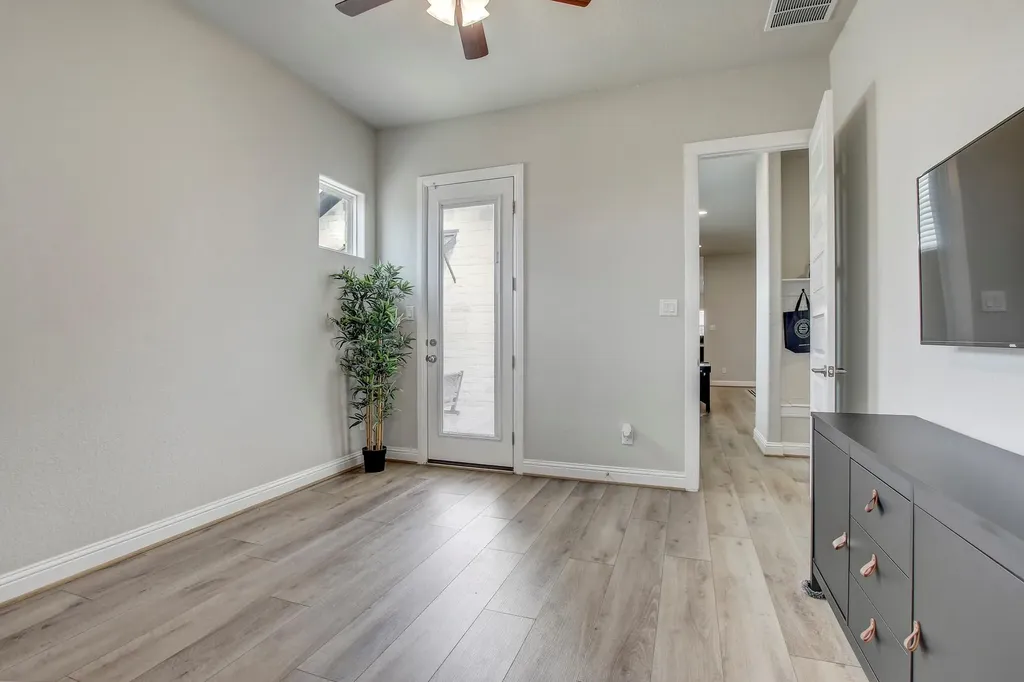 210 Fairdale Cove Austin TX 78738
