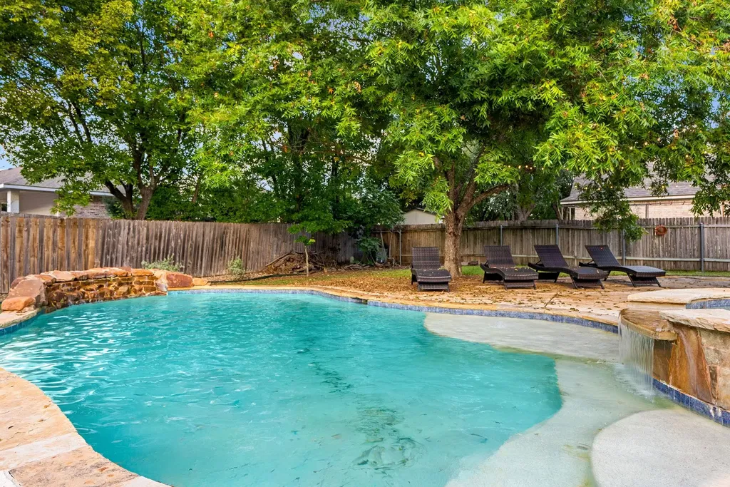 1247 Rocky Creek Drive Pflugerville TX 78660