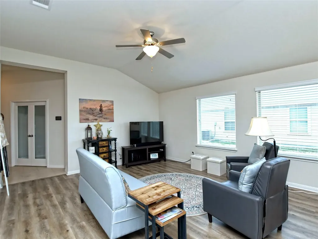 130 Sunshine Lane Kyle TX 78640