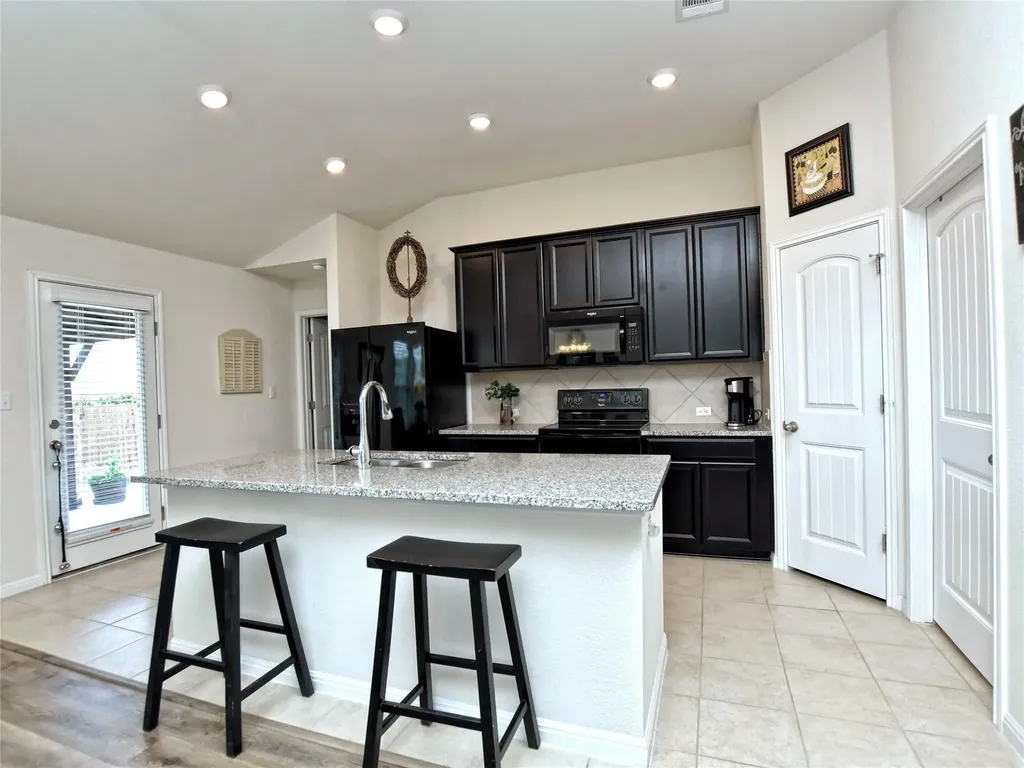 130 Sunshine Lane Kyle TX 78640