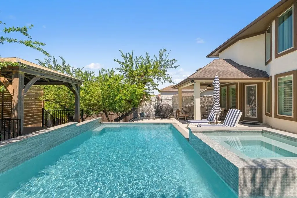 15504 Cabrillo Way Austin TX 78738