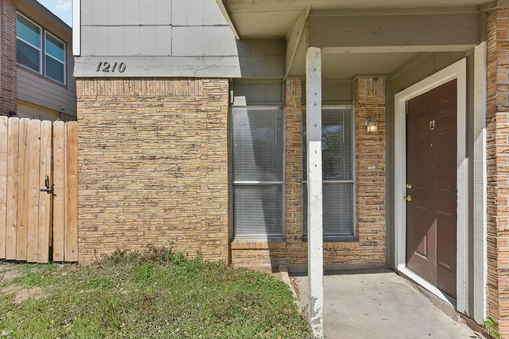 1210 Southport Drive Austin TX 78704