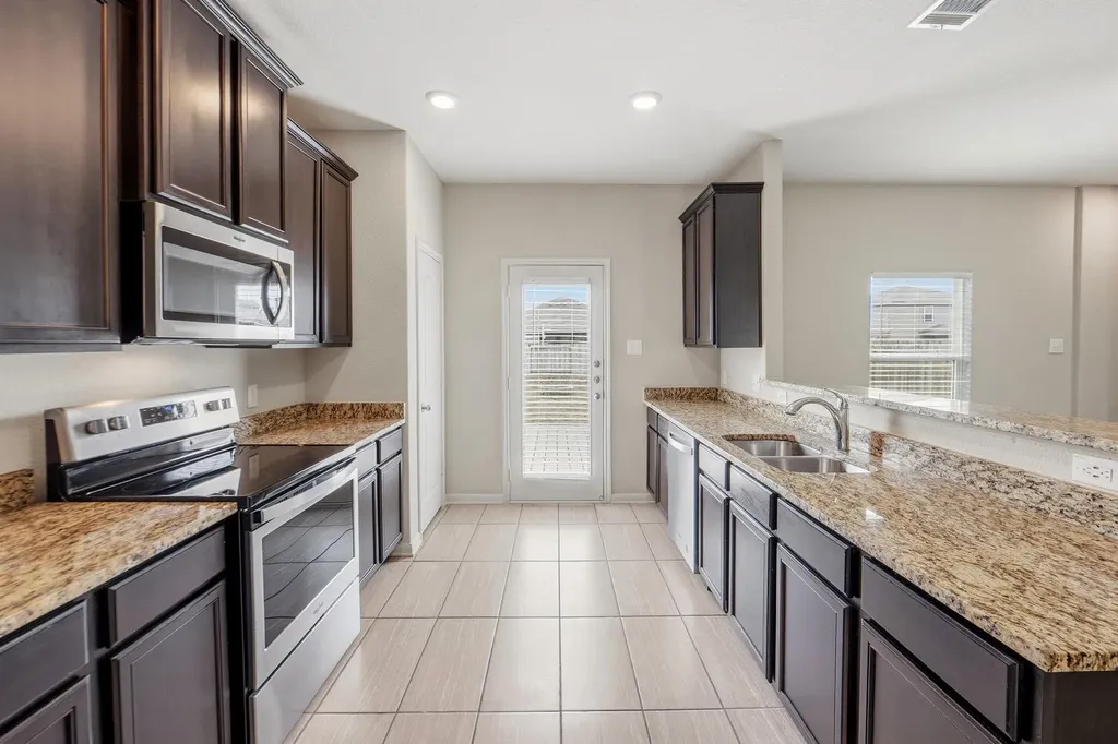1579 Violet Lane Kyle TX 78640