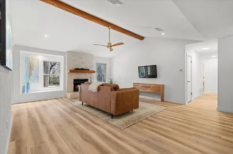 9223 Independence Loop Austin TX 78748