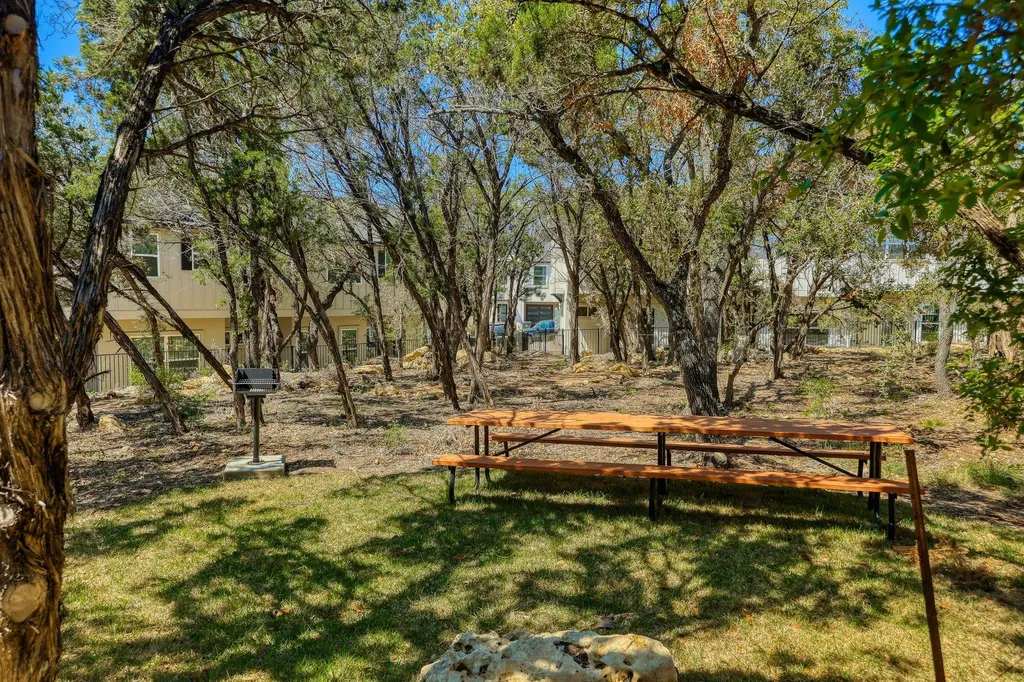 12001 Vista Parke Drive Austin TX 78726