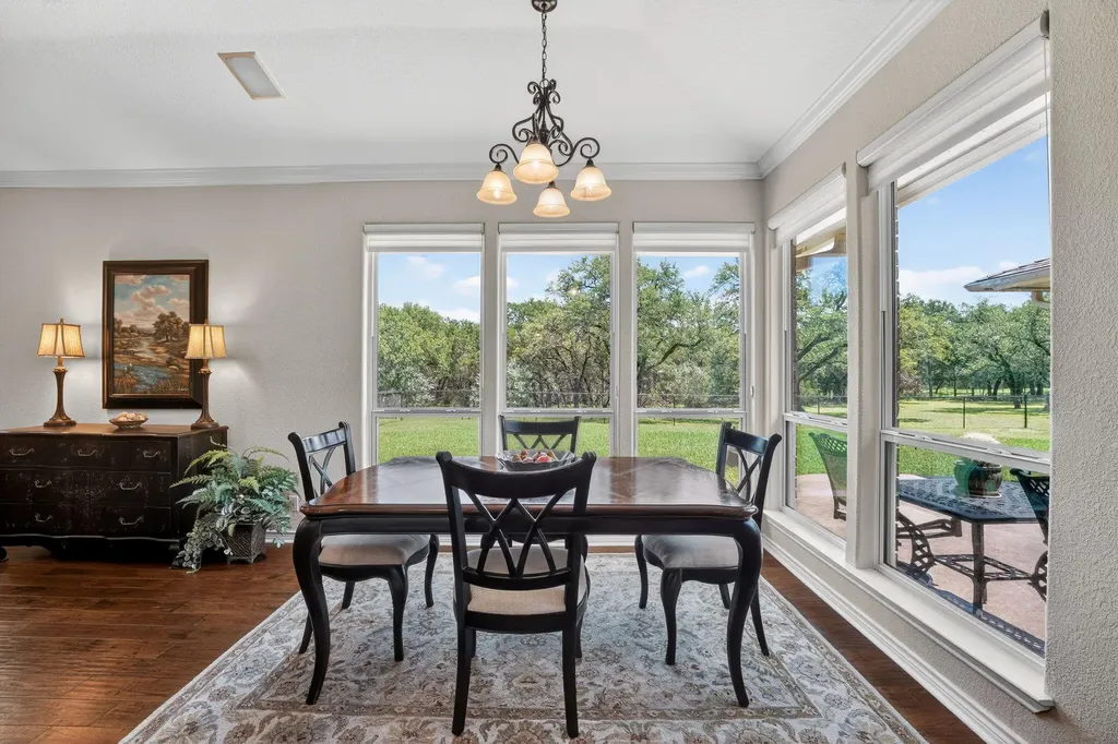 104 Lakewood Trail Leander TX 78641