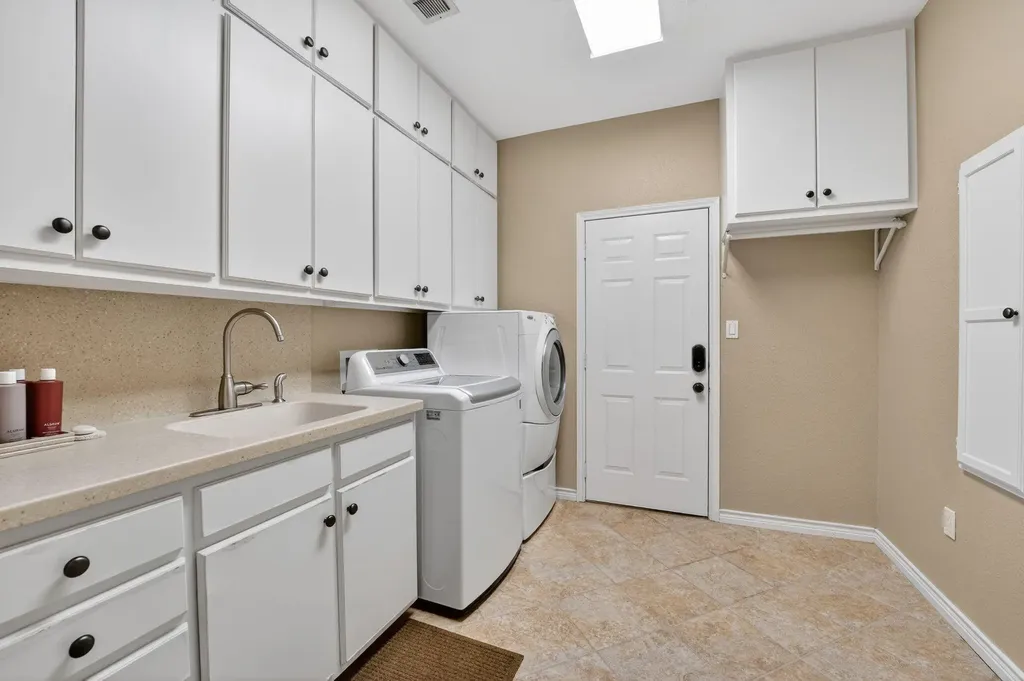 104 Lakewood Trail Leander TX 78641
