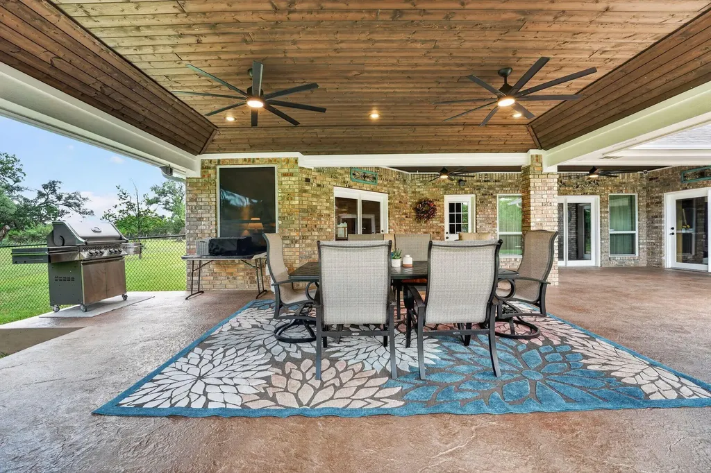 104 Lakewood Trail Leander TX 78641