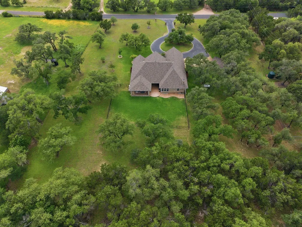 104 Lakewood Trail Leander TX 78641