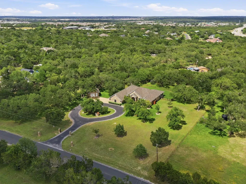 104 Lakewood Trail Leander TX 78641