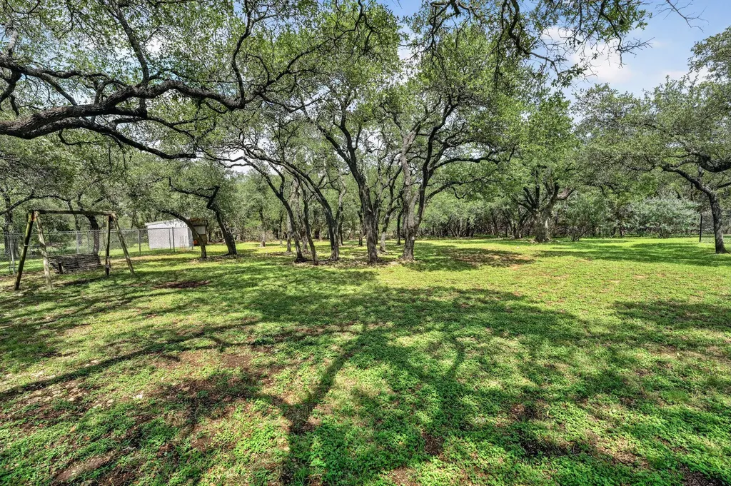 104 Lakewood Trail Leander TX 78641