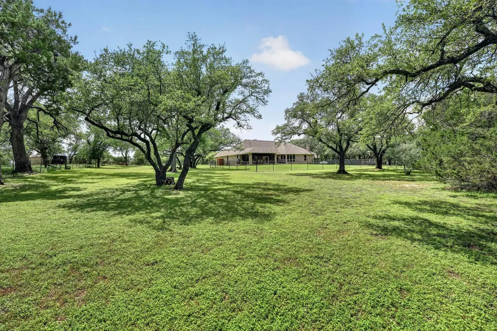 104 Lakewood Trail Leander TX 78641