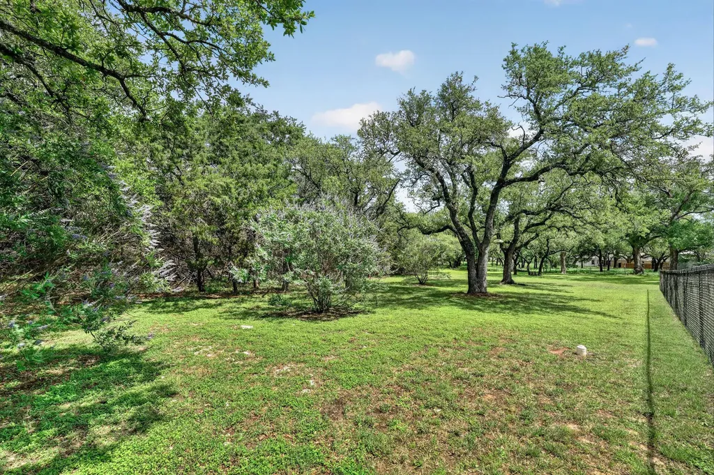 104 Lakewood Trail Leander TX 78641