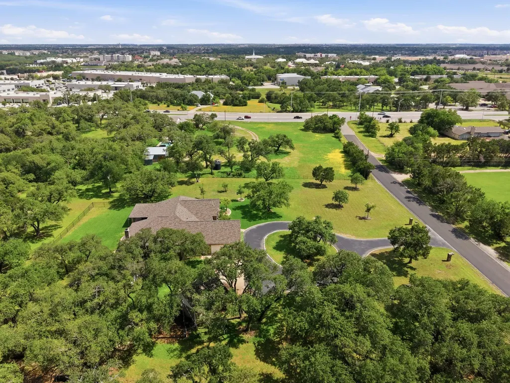 104 Lakewood Trail Leander TX 78641