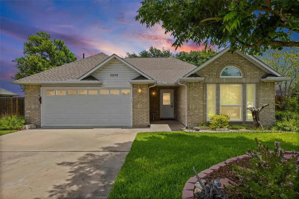 1510 Sunrise Terrace Lockhart TX 78644