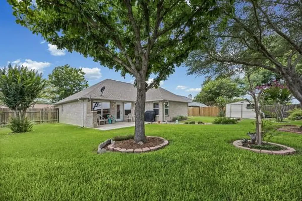 1510 Sunrise Terrace Lockhart TX 78644