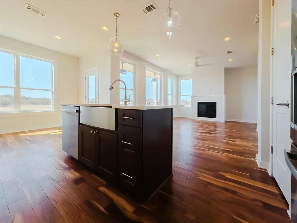 25829 Case Lane Spicewood TX 78669