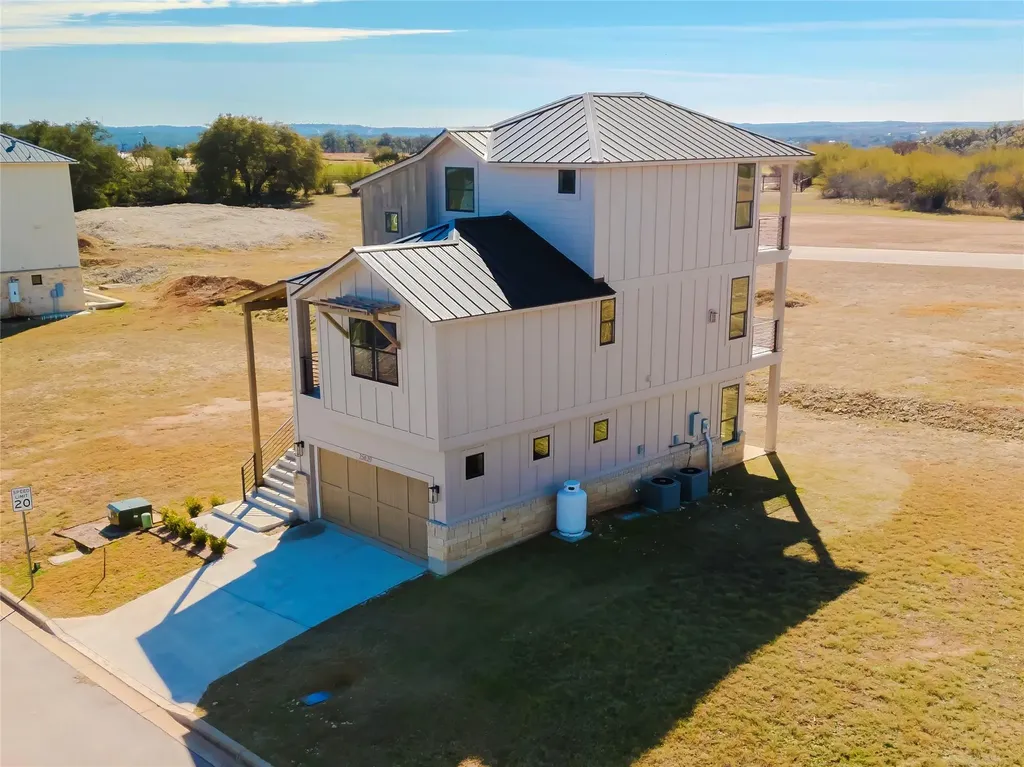 25829 Case Lane Spicewood TX 78669