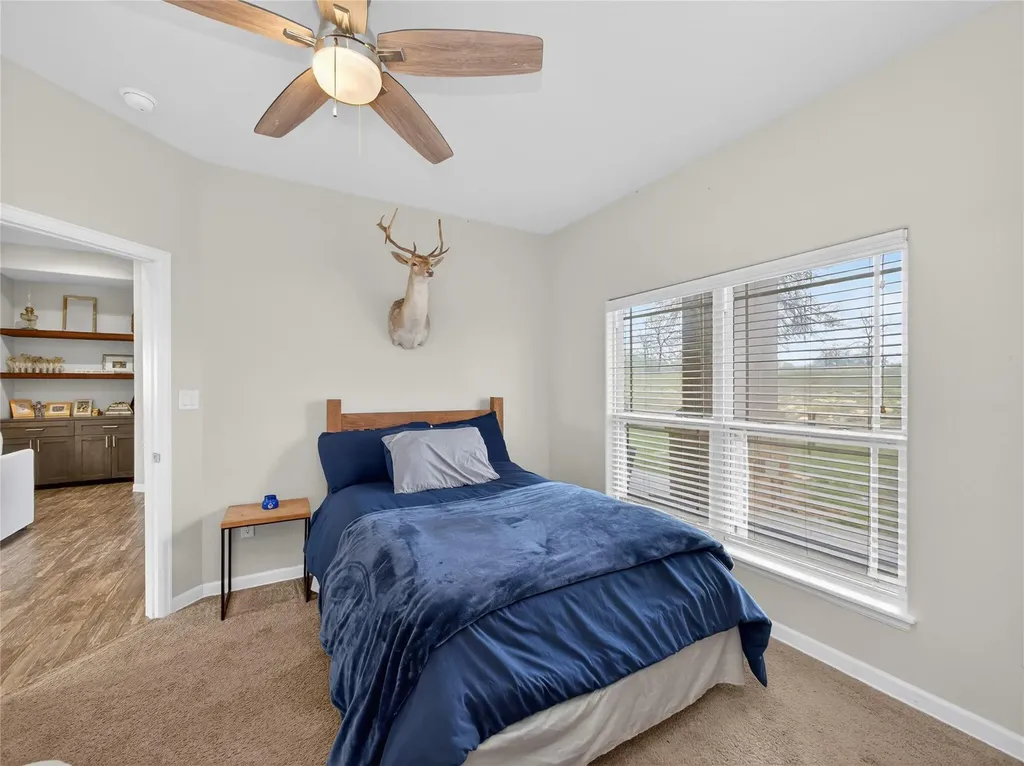 494 Flash Circle Luling TX 78648
