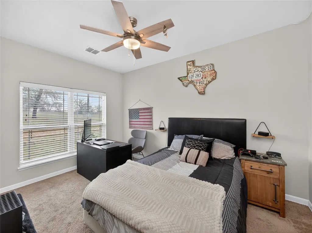 494 Flash Circle Luling TX 78648