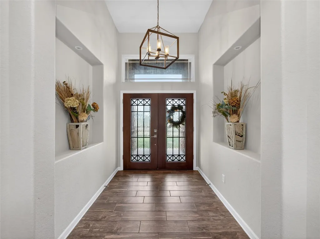 494 Flash Circle Luling TX 78648