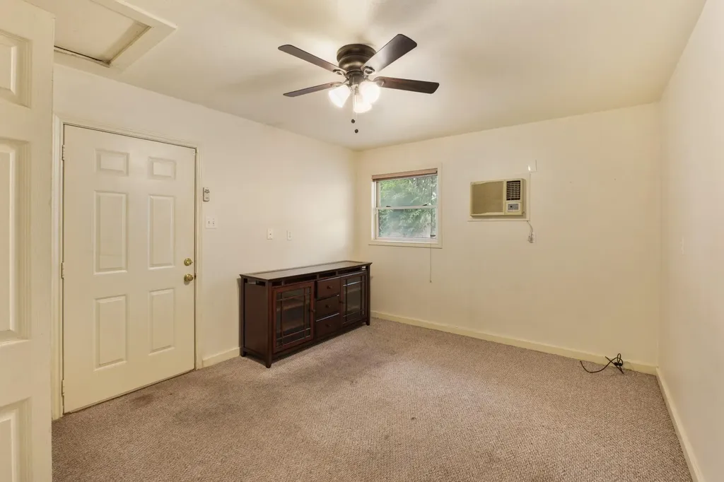 6625 E Post Road Kyle TX 78640