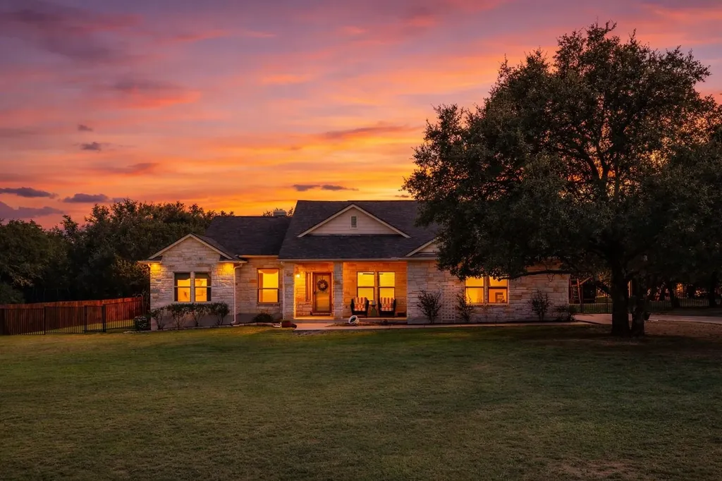 206 Campo Colinas Drive Bertram TX 78605