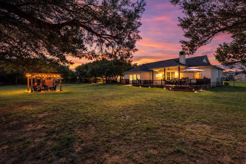 206 Campo Colinas Drive Bertram TX 78605