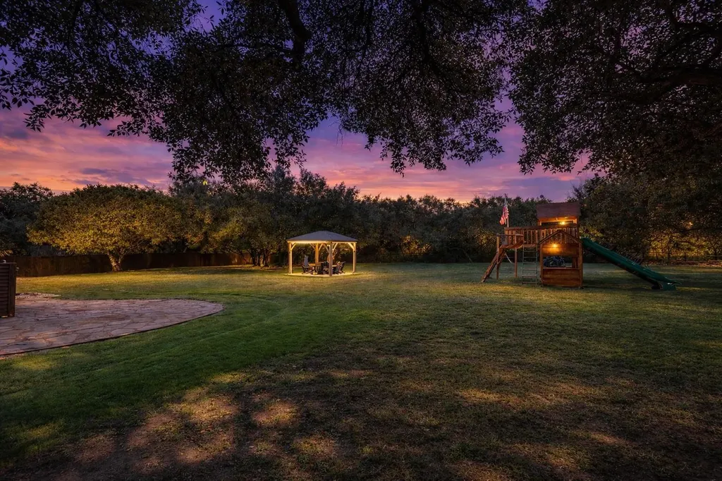 206 Campo Colinas Drive Bertram TX 78605