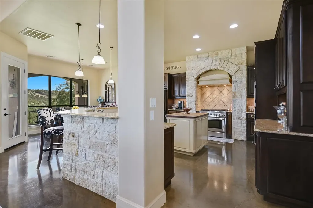 20409 Cordill Lane Spicewood TX 78669