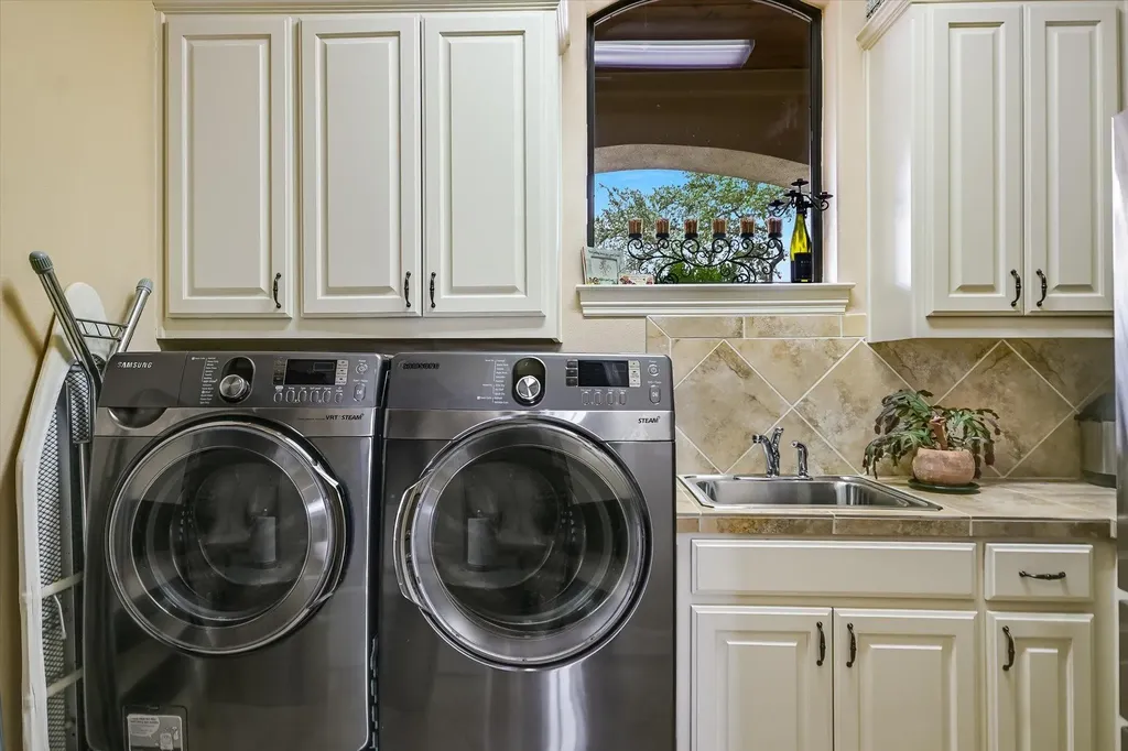 20409 Cordill Lane Spicewood TX 78669
