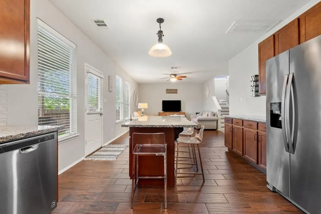 140 Wolfberry Path Buda TX 78610