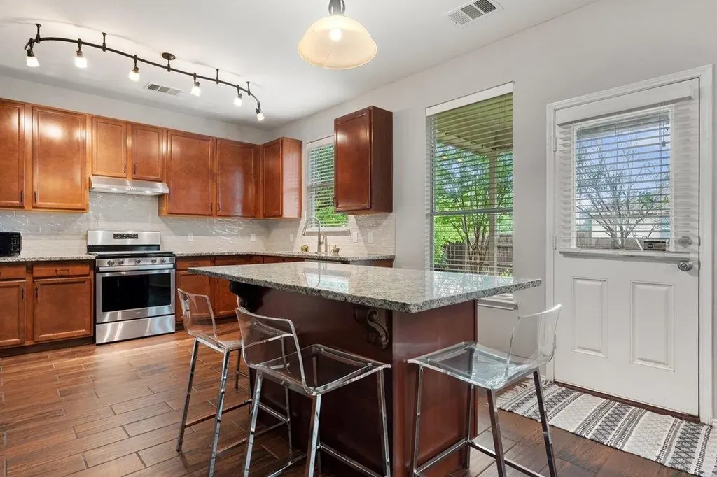 140 Wolfberry Path Buda TX 78610