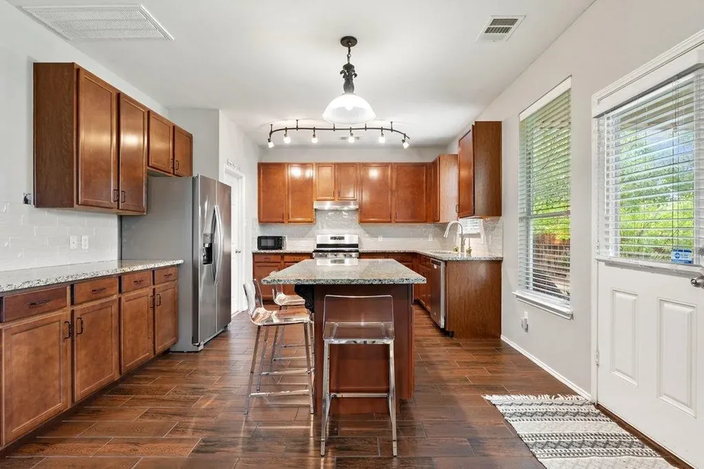 140 Wolfberry Path Buda TX 78610