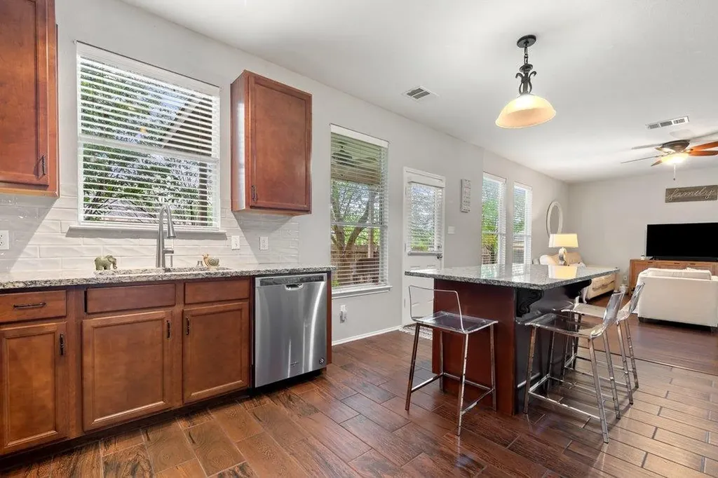 140 Wolfberry Path Buda TX 78610