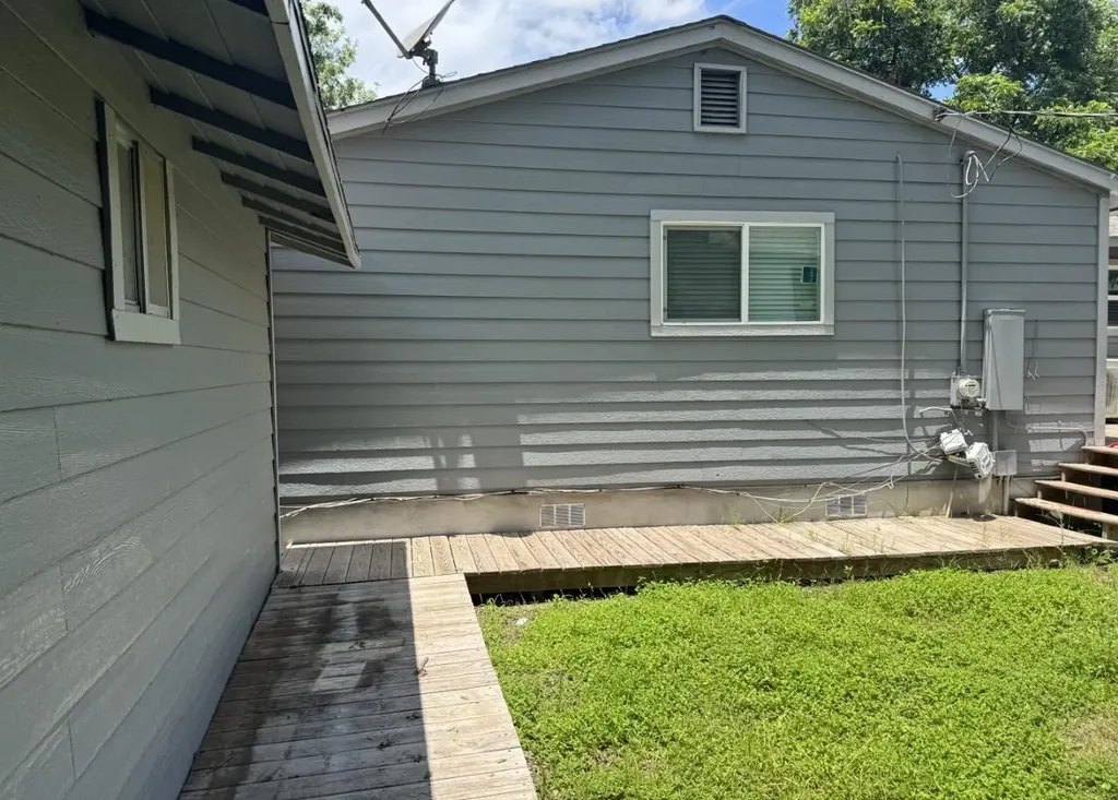 1813 Rhodes Road Austin TX 78721