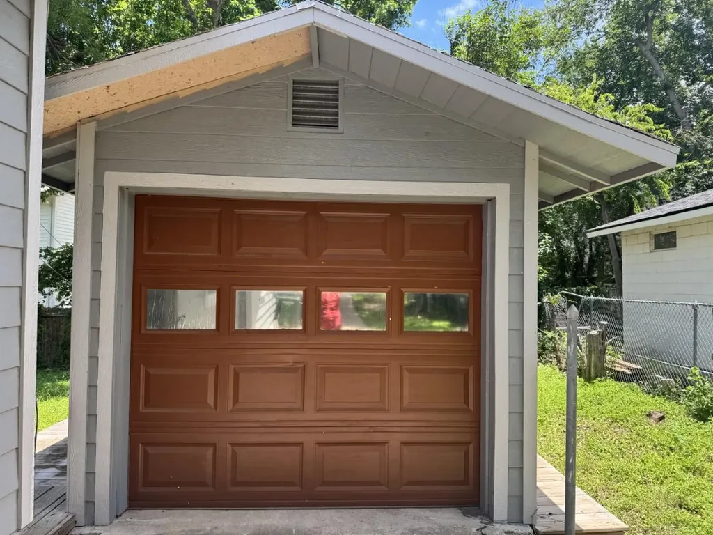 1813 Rhodes Road Austin TX 78721