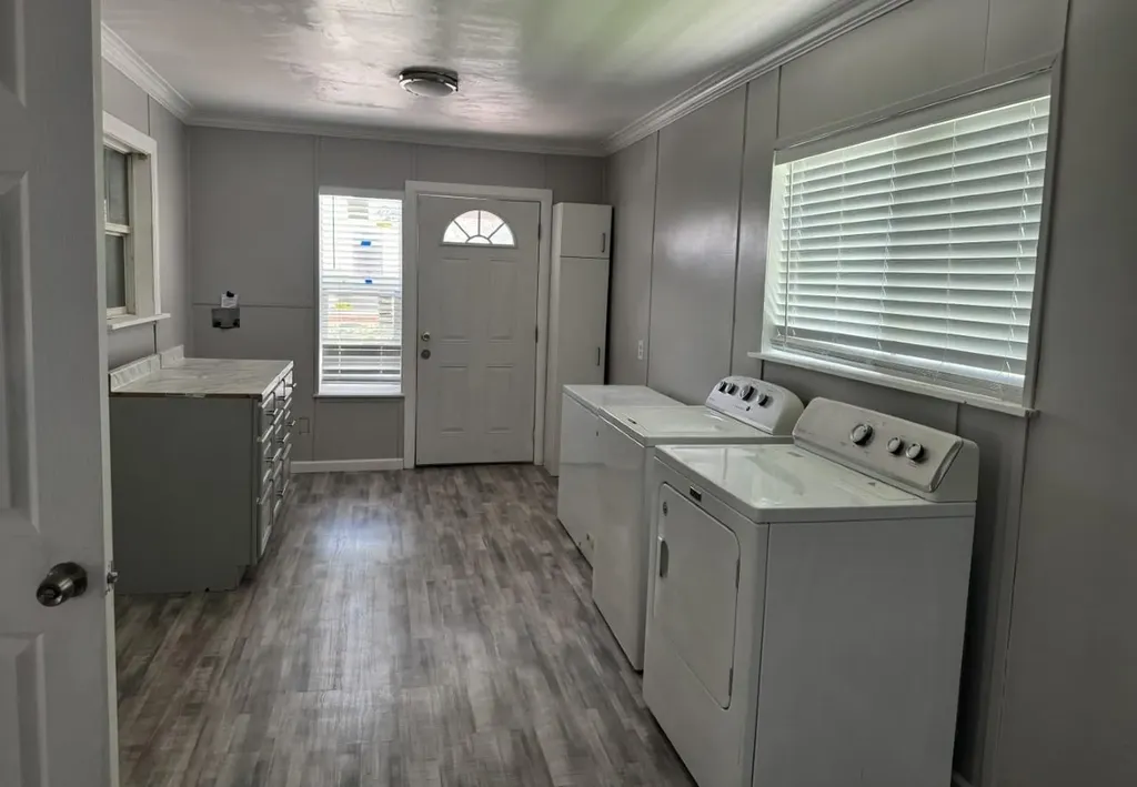 1813 Rhodes Road Austin TX 78721