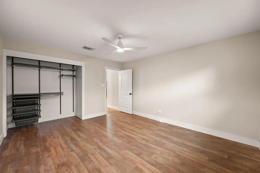 3015 Burning Oak Drive Austin TX 78704