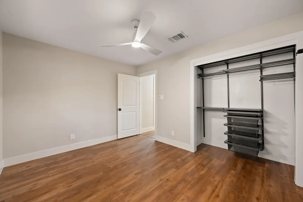 3015 Burning Oak Drive Austin TX 78704