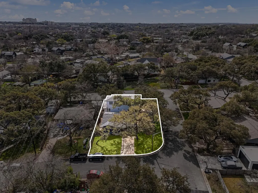 3015 Burning Oak Drive Austin TX 78704
