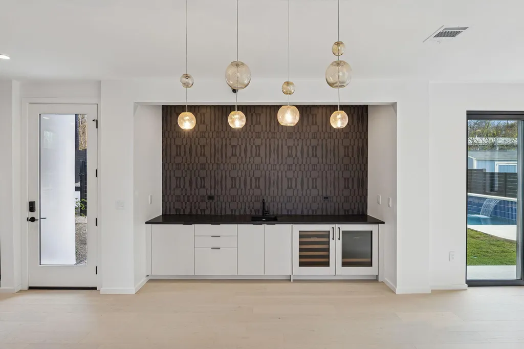 3007 Locke Lane Austin TX 78704