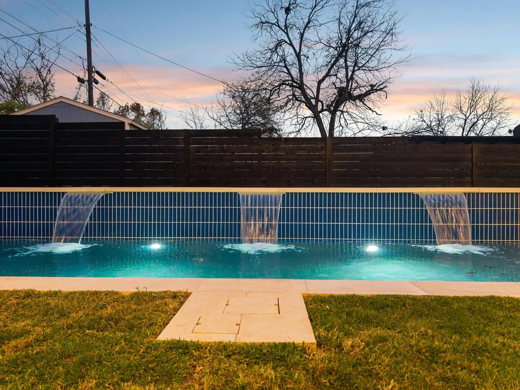 3007 Locke Lane Austin TX 78704