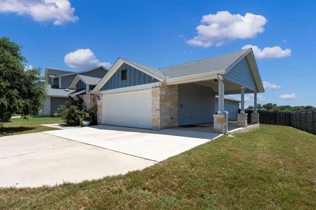 205 Four Star Drive Elgin TX 78621