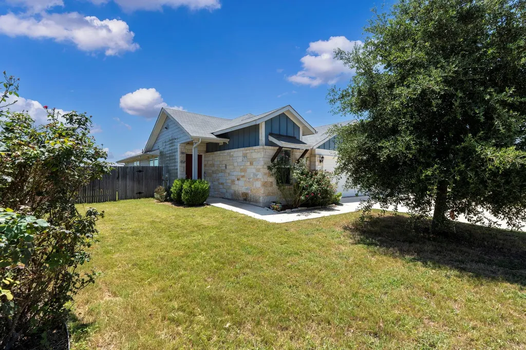 205 Four Star Drive Elgin TX 78621