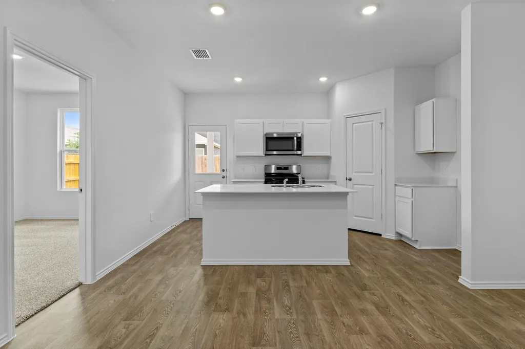 231 Harrison Crossing Kyle TX 78640