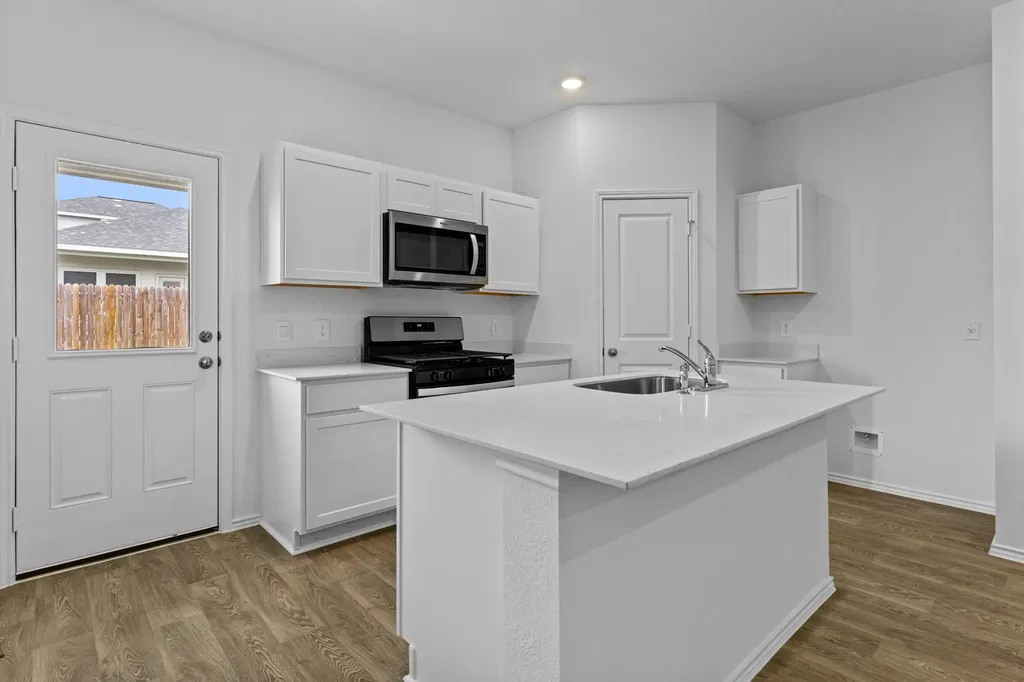 231 Harrison Crossing Kyle TX 78640