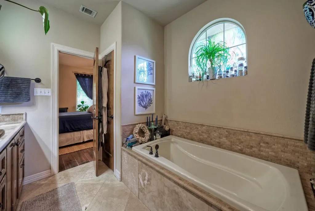 15705 Wildwood Trail Austin TX 78734