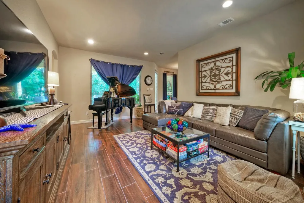 15705 Wildwood Trail Austin TX 78734